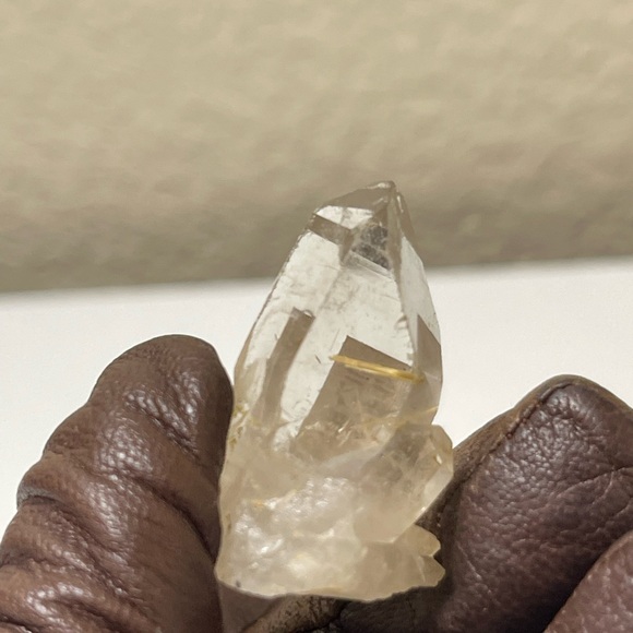 Mini Rutile in Quartz raw point - Picture 13 of 16